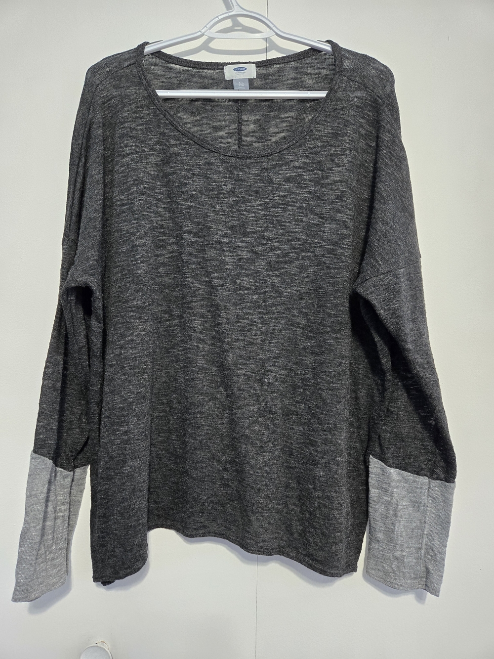 Old Navy XXL Gray Lightweight Knit Colorblock Long Sleeve Top